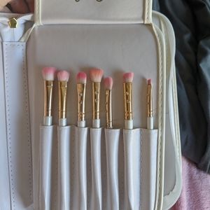 SLMissGlam White Glam Brush Book- 25 brush set